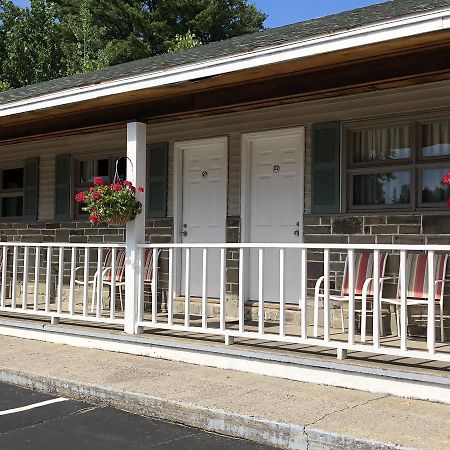קווינסבורי Wakita Court Motel מראה חיצוני תמונה