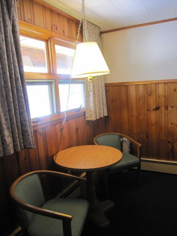 קווינסבורי Wakita Court Motel חדר תמונה