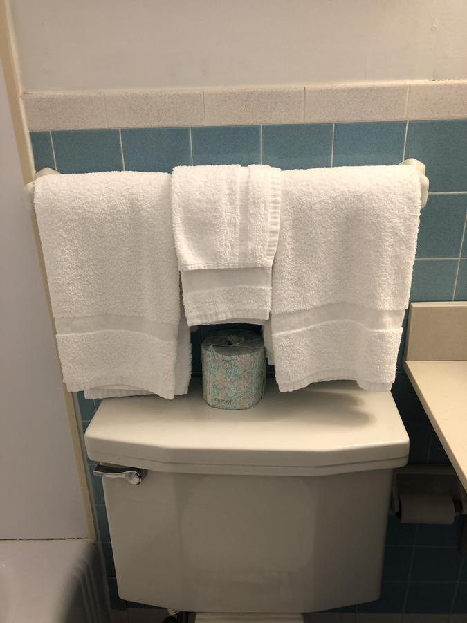 קווינסבורי Wakita Court Motel מראה חיצוני תמונה