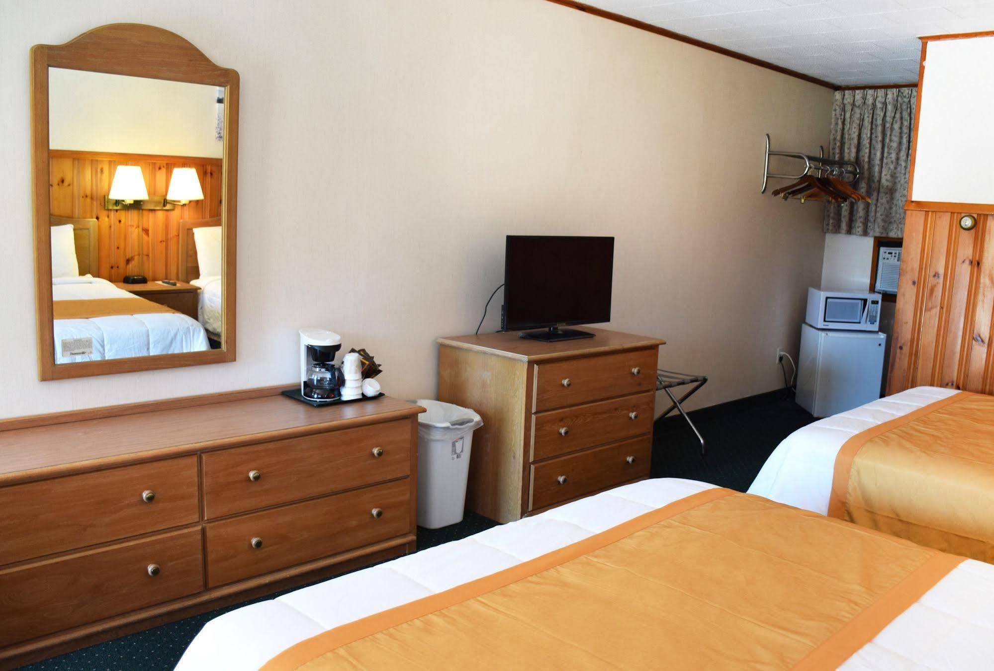 קווינסבורי Wakita Court Motel מראה חיצוני תמונה