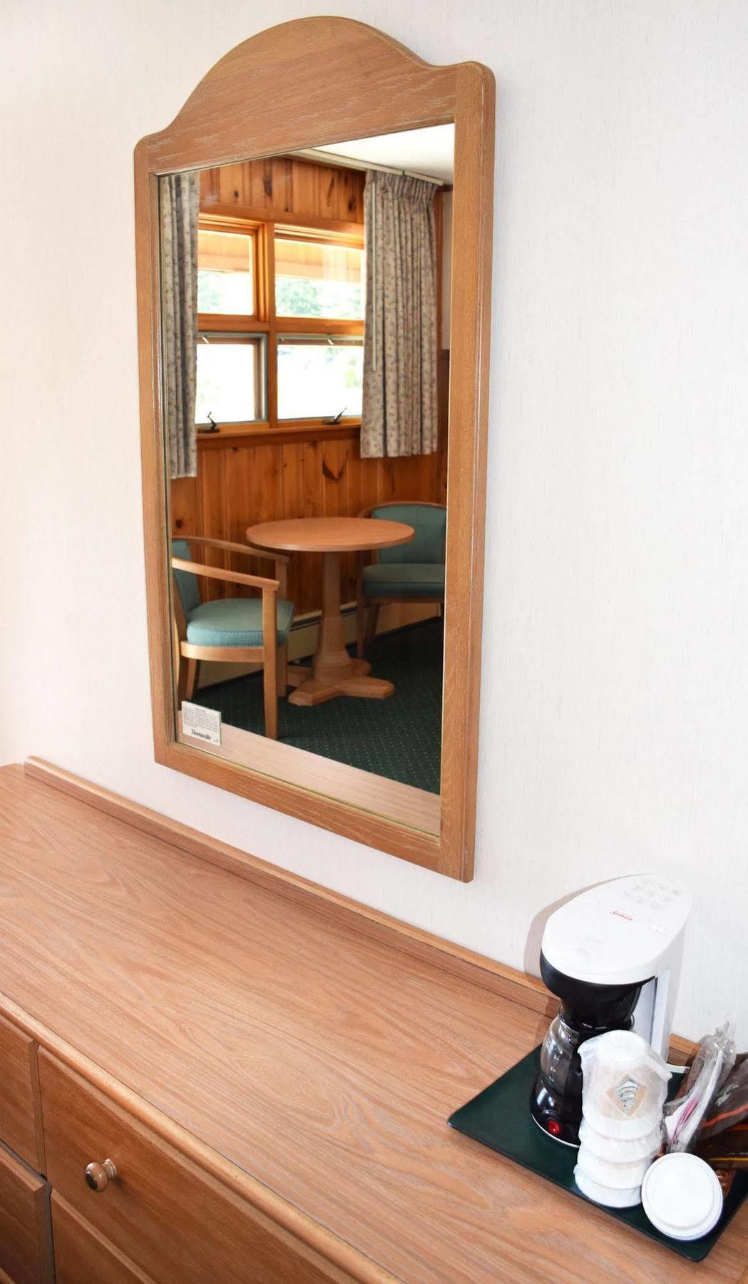קווינסבורי Wakita Court Motel מראה חיצוני תמונה